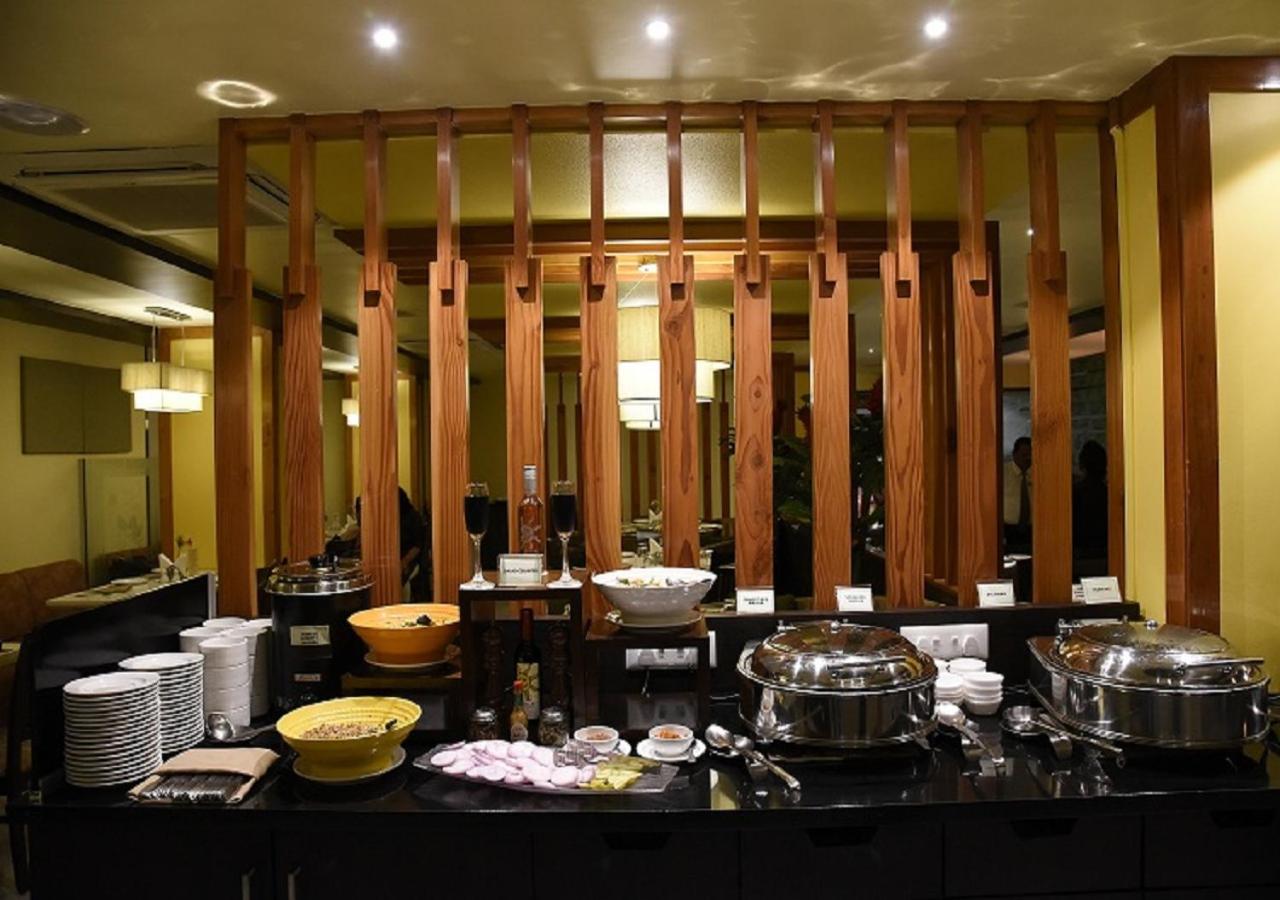 Hotel Green Olive Аурангабад Екстериор снимка