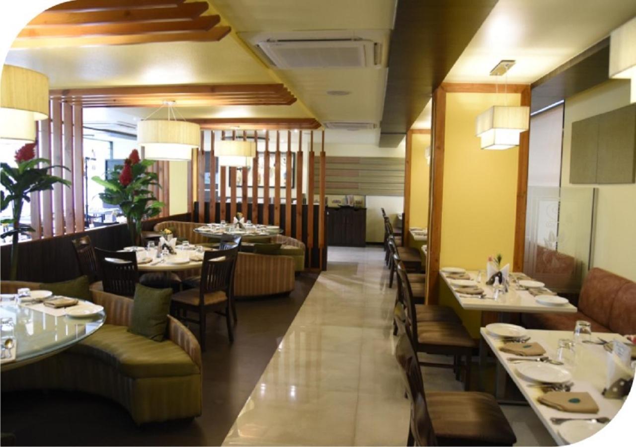 Hotel Green Olive Аурангабад Екстериор снимка