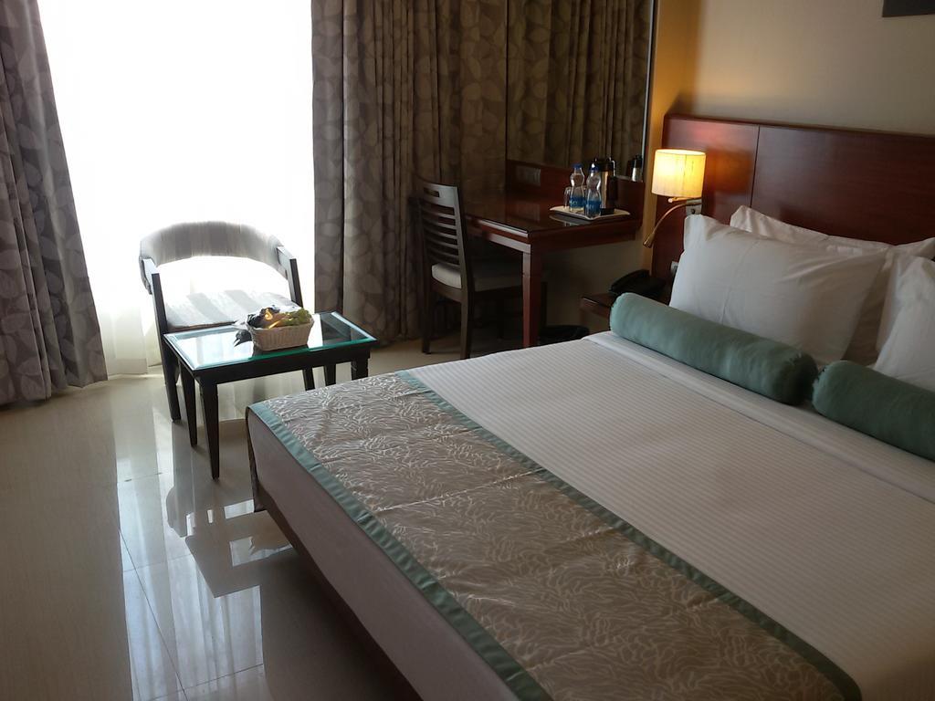 Hotel Green Olive Аурангабад Екстериор снимка
