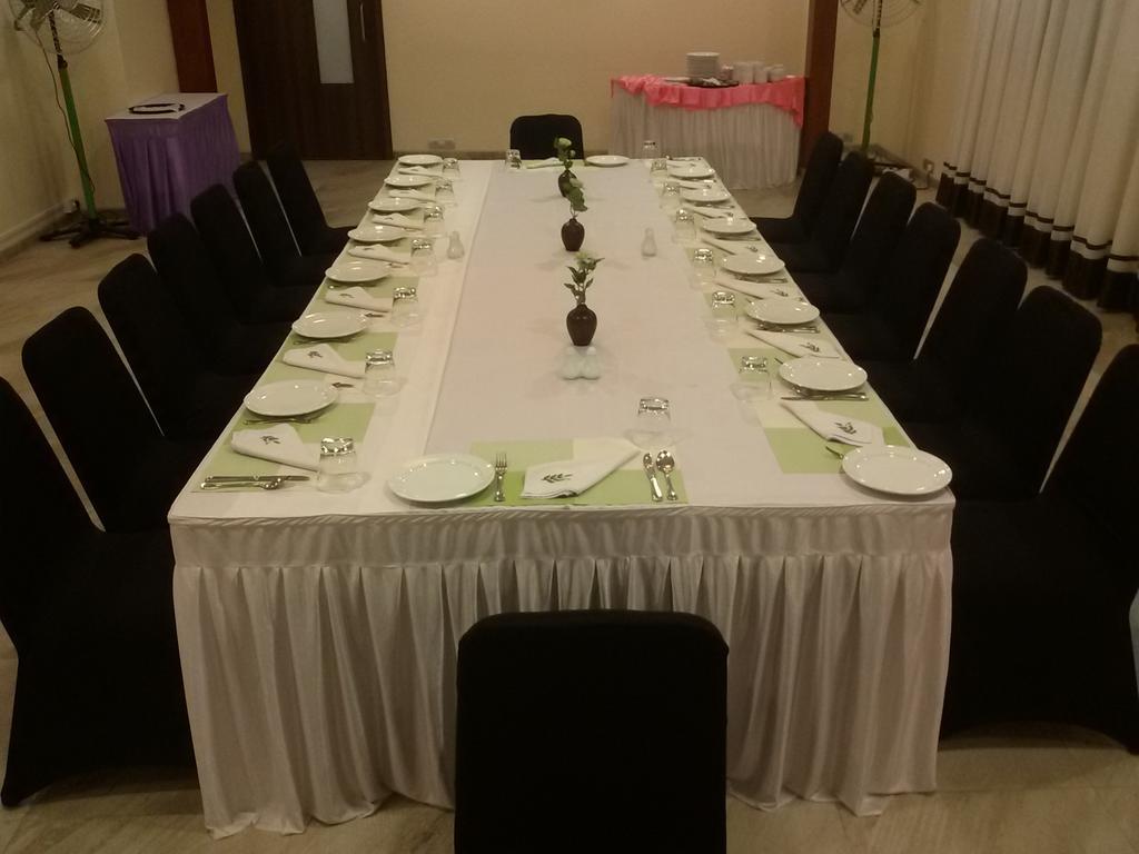 Hotel Green Olive Аурангабад Екстериор снимка