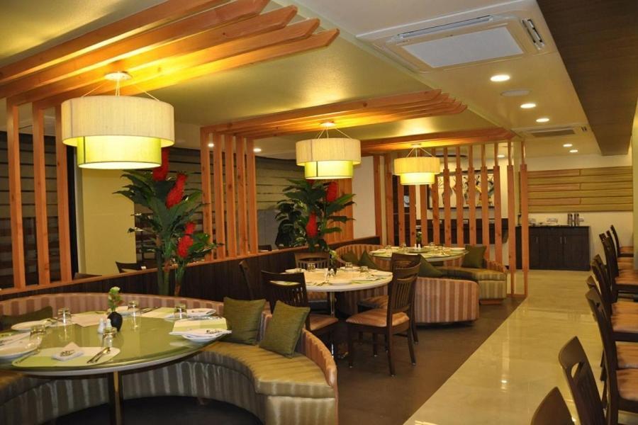 Hotel Green Olive Аурангабад Екстериор снимка